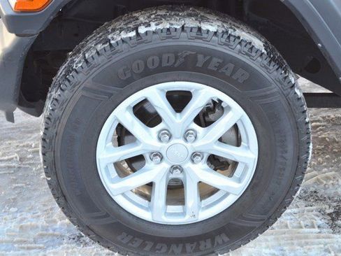 Used 2023 Jeep Wrangler Sport S image 13