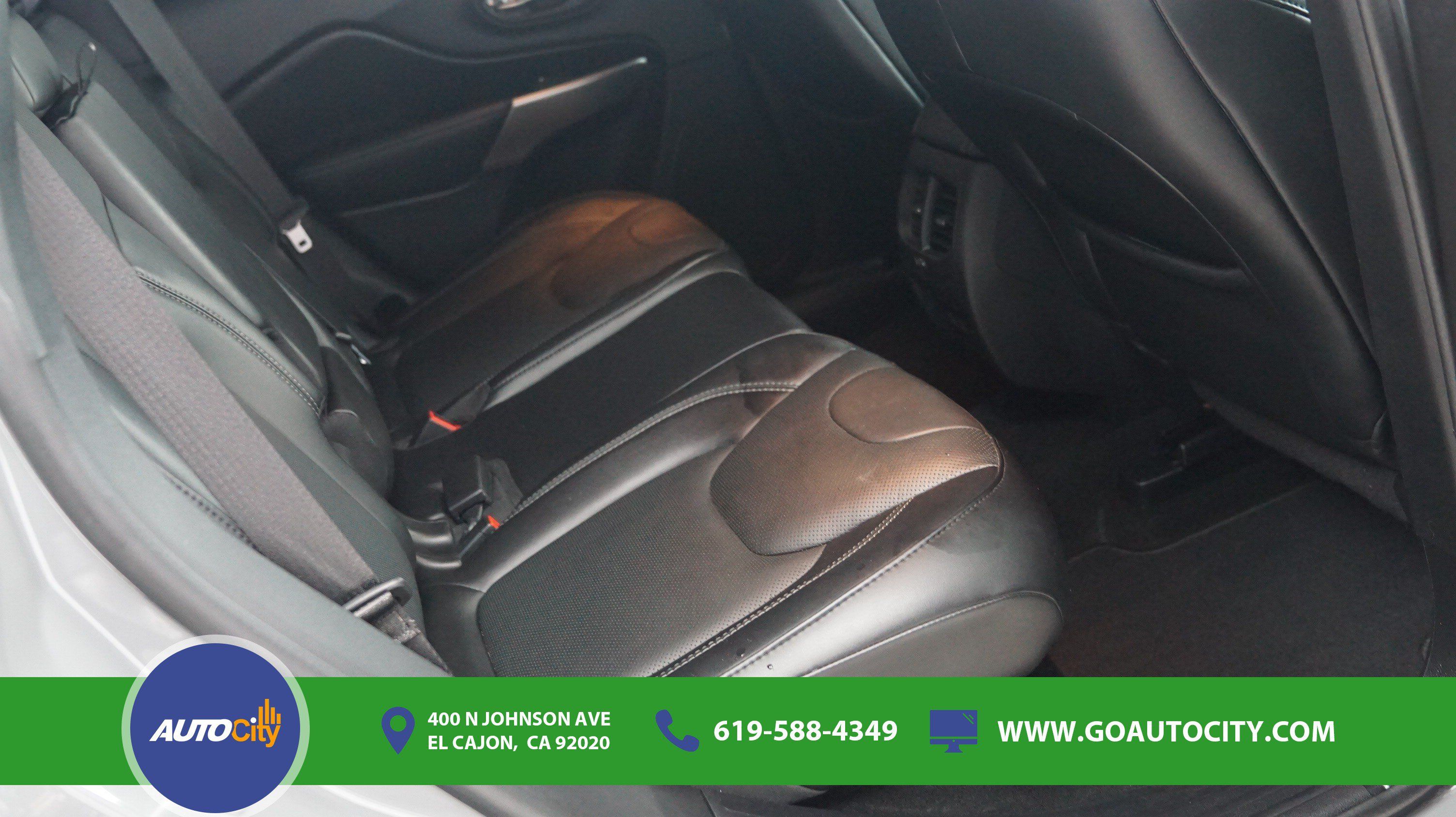 Used 2021 Jeep Cherokee Limited w/ Elite Package FWD image 13