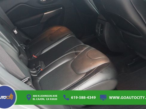 Used 2021 Jeep Cherokee Limited w/ Elite Package FWD image 13