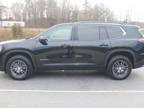 New 2025 GMC Acadia Elevation image 4
