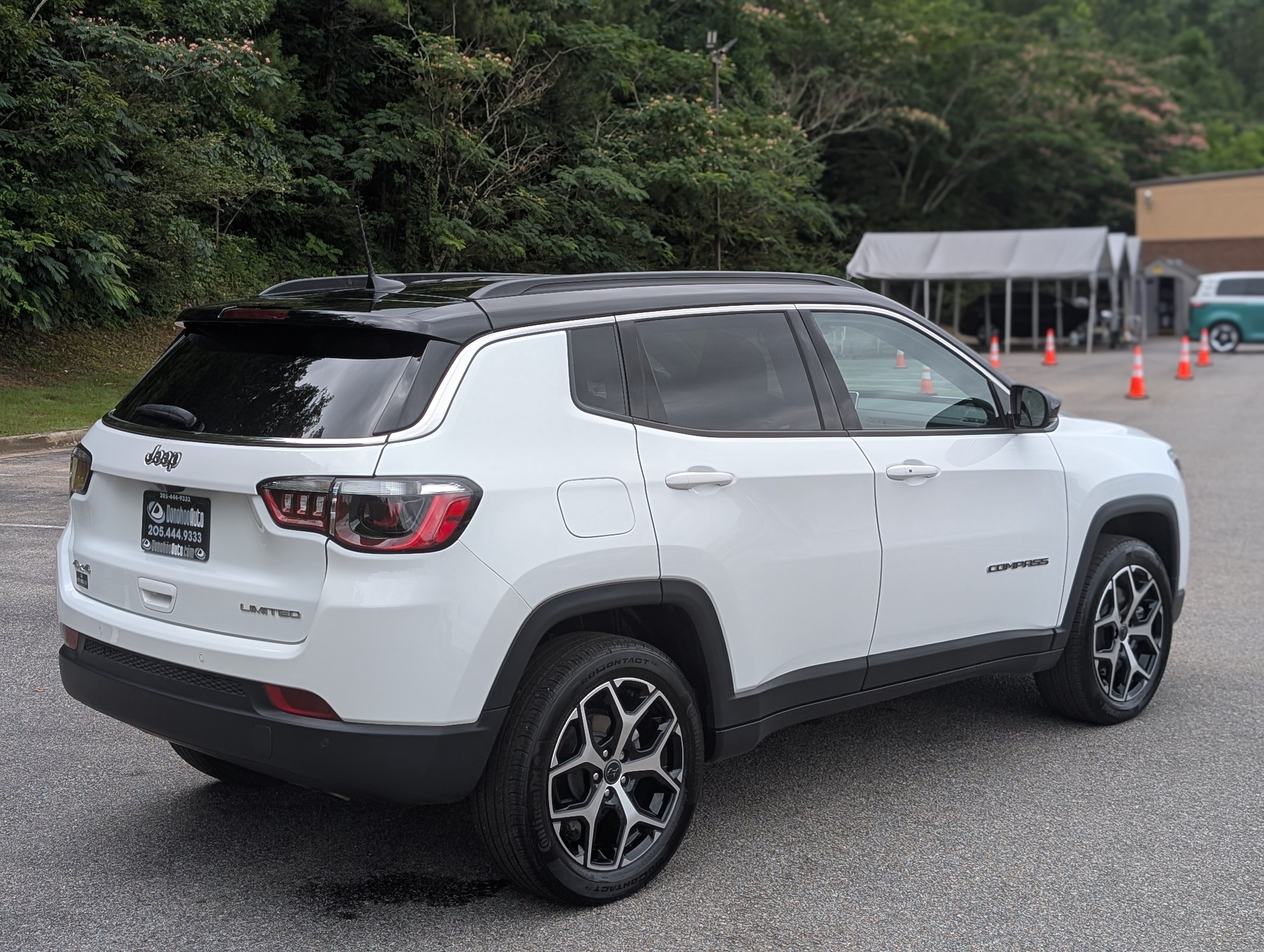 Used 2025 Jeep Compass Limited AWD/4WD image 8