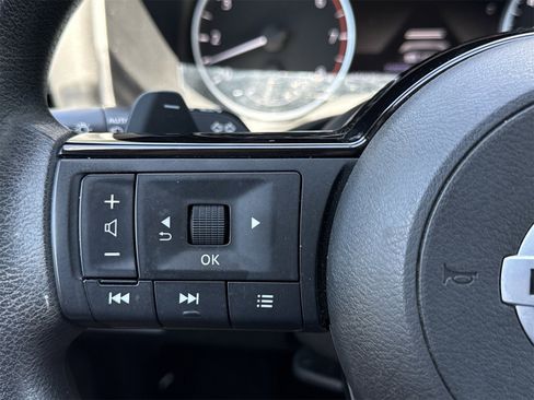 Used 2021 Nissan Rogue SV image 18