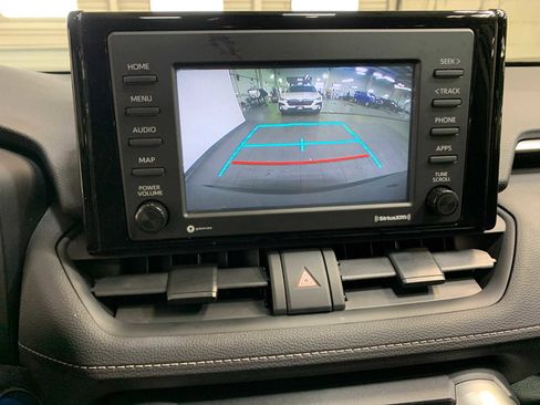 Used 2021 Toyota RAV4 XLE image 5