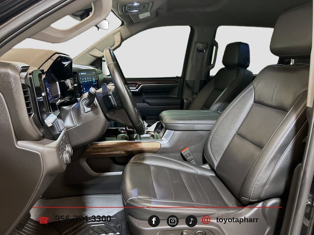 Used 2025 Chevrolet Silverado 1500 LT Trail Boss w/ LT Trail Boss Premium Package AWD/4WD image 21
