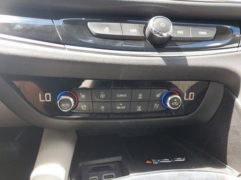 Used 2022 Buick Enclave Avenir FWD image 28