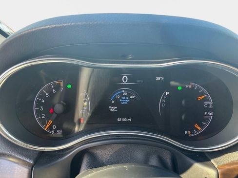 Used 2018 Jeep Grand Cherokee Limited image 19