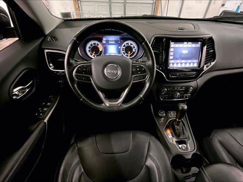 Used 2019 Jeep Cherokee Limited image 5