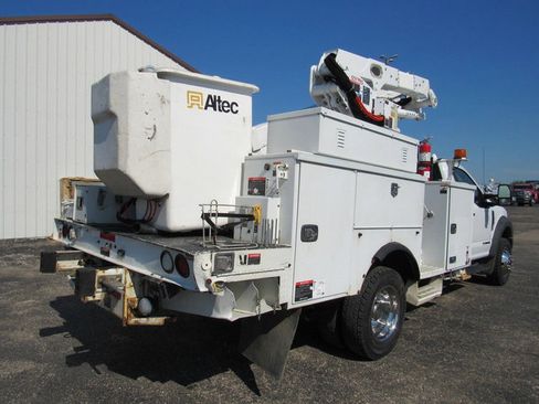 Used 2019 Ford F550 4x4 Regular Cab Super Duty image 2