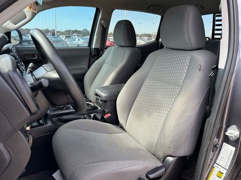 Used 2021 Toyota Tacoma SR w/ SR Convenience Package image 7