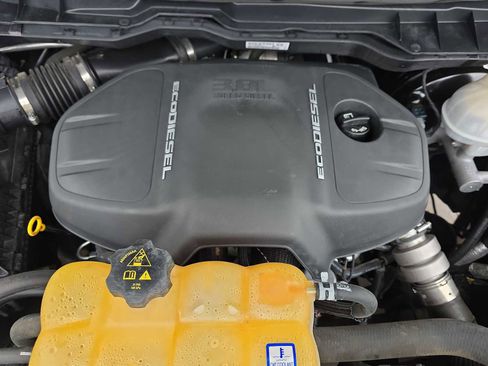 Used 2019 RAM 1500 Laramie w/ Convenience Group image 13