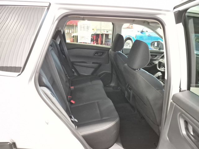 Used 2025 Nissan Rogue S AWD/4WD image 20