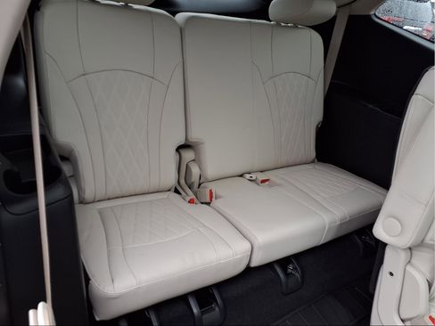 Used 2023 Buick Enclave Avenir AWD/4WD image 25