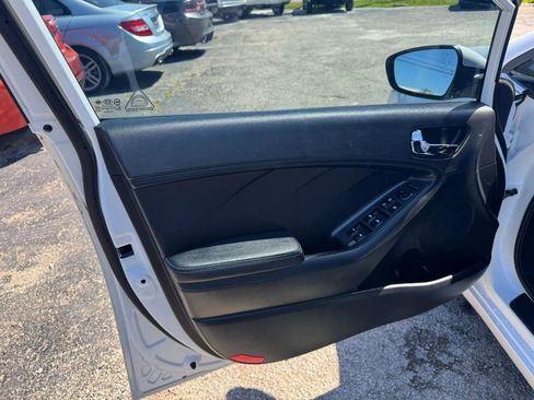 Used 2016 Kia Forte EX FWD image 13