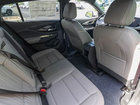 New 2026 Buick Envista Avenir FWD image 23