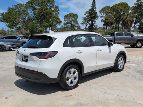 Used 2025 Honda HR-V LX image 8