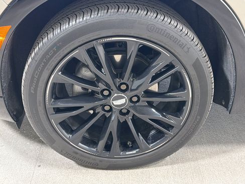 Used 2025 Cadillac XT4 Sport w/ LPO, Onyx Lite Package FWD image 40