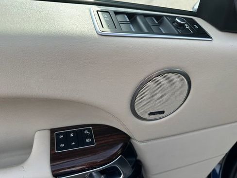 Used 2017 Land Rover Range Rover HSE image 21