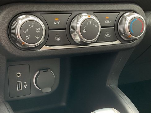 New 2025 Nissan Kicks Play S image 28