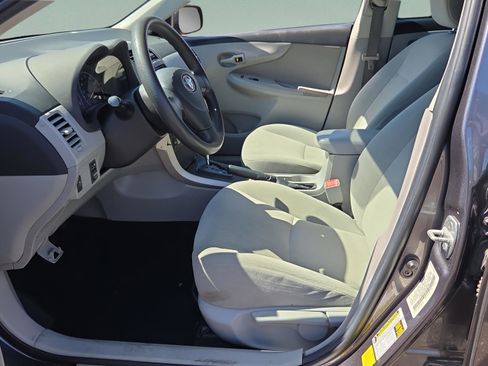 Used 2013 Toyota Corolla L image 10