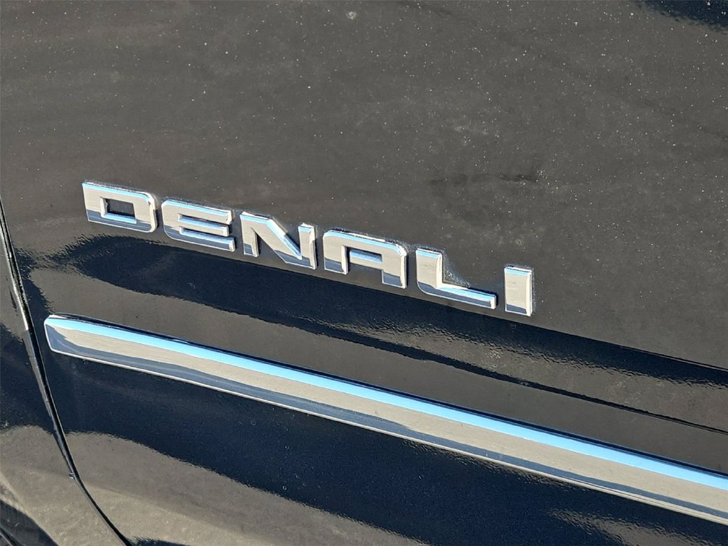 Certified 2017 GMC Yukon Denali w/ Open Road Package AWD/4WD image 24