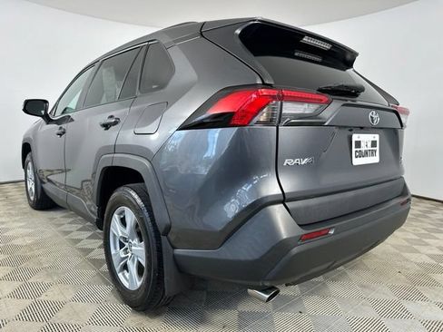 Used 2021 Toyota RAV4 XLE AWD/4WD image 5