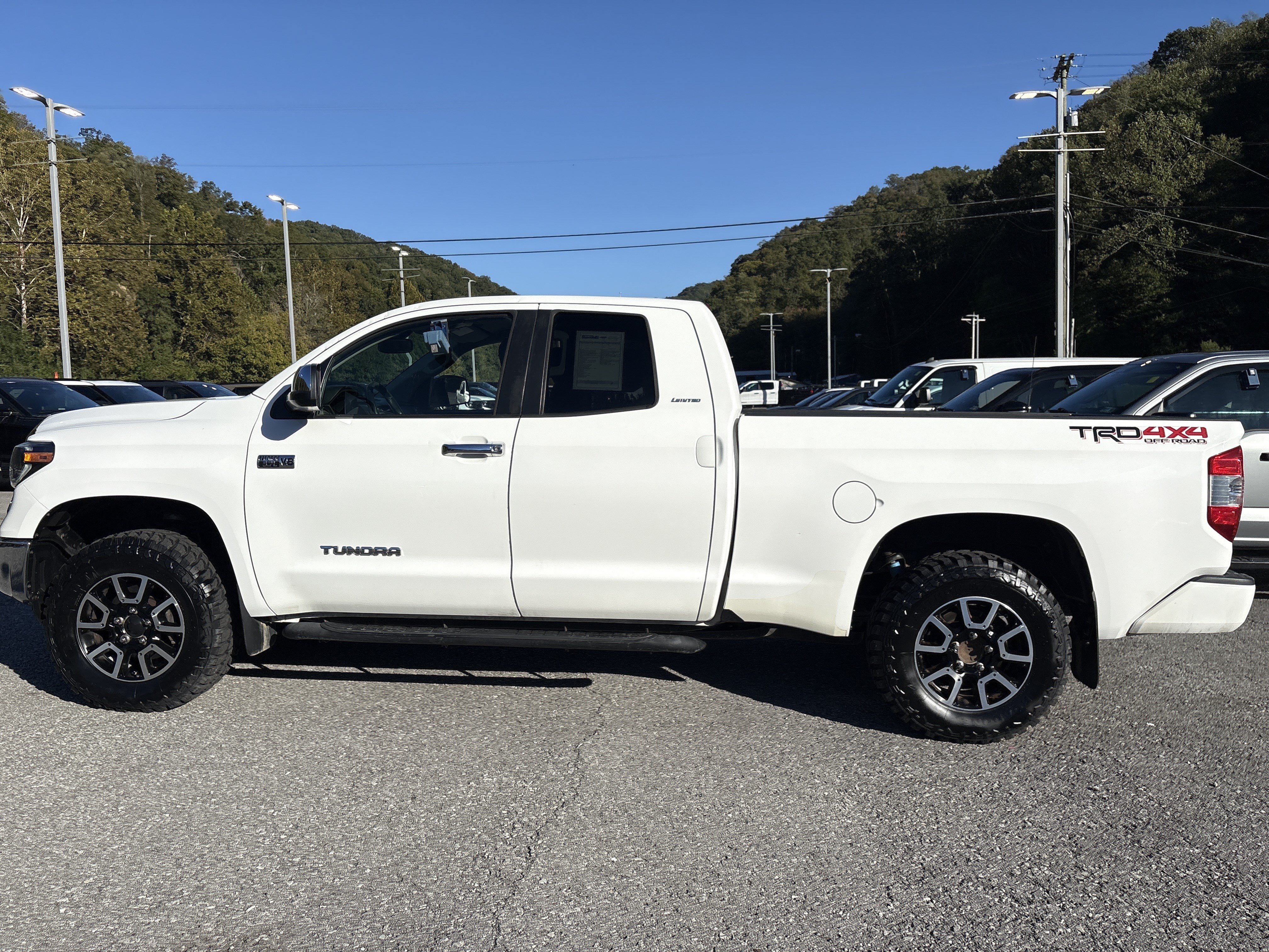 Used 2019 Toyota Tundra Limited w/ Limited Premium Package AWD/4WD image 7