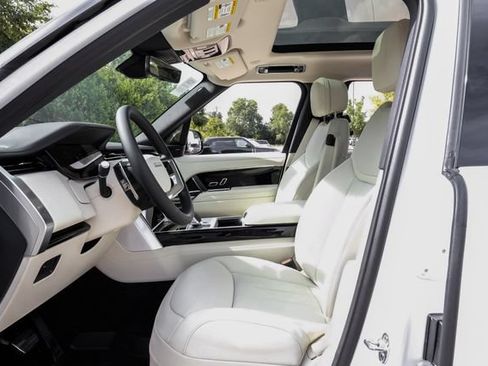 New 2026 Land Rover Range Rover Long Wheelbase SE AWD/4WD image 4