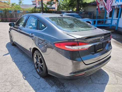 Used 2018 Ford Fusion SE w/ Equipment Group 201A FWD image 5