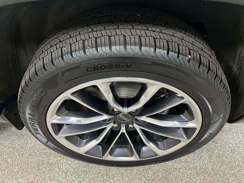 Used 2024 Jeep Wagoneer L Series II w/ Premium Group I image 20