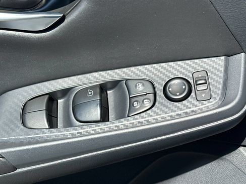 Used 2025 Nissan Sentra SV FWD image 14
