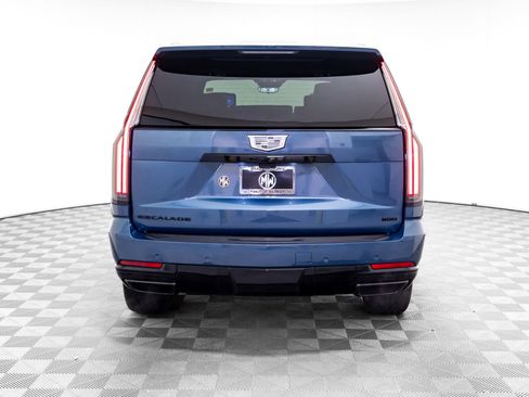 Used 2025 Cadillac Escalade Sport Platinum w/ LPO, ONYX Package AWD/4WD image 4