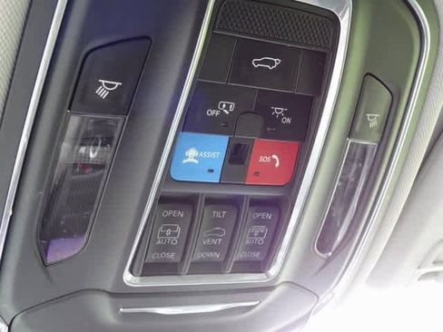 Used 2023 Jeep Grand Cherokee Limited image 38