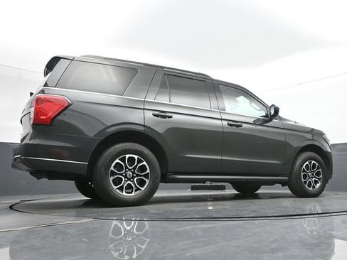 Used 2022 Ford Expedition XLT AWD/4WD image 12