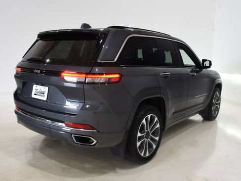 Used 2023 Jeep Grand Cherokee Overland AWD/4WD image 4