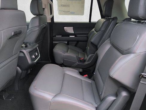 New 2025 Ford Expedition Active image 14