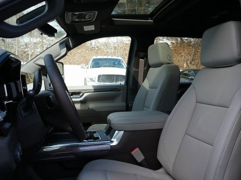 New 2026 Chevrolet Silverado 3500 LTZ w/ LTZ Plus Package AWD/4WD image 9