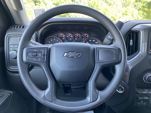 Used 2025 Chevrolet Silverado 2500 Custom w/ Custom Value Package RWD image 19