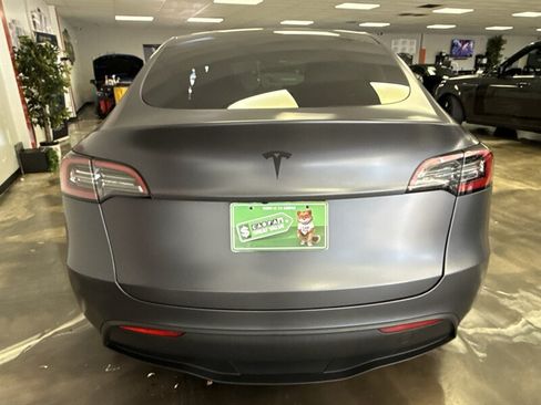 Used 2023 Tesla Model Y AWD image 6
