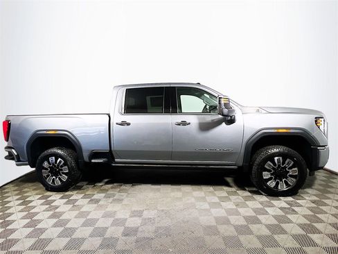 New 2026 GMC Sierra 3500 Denali w/ Denali Reserve Package image 9