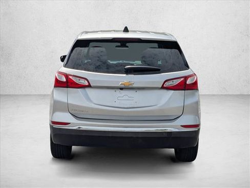 Used 2021 Chevrolet Equinox LS FWD image 3