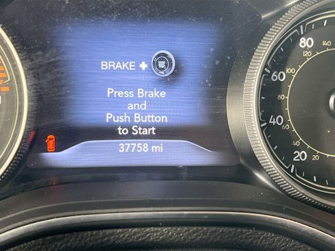 Used 2022 Jeep Cherokee Trailhawk w/ Premium Leather Package AWD/4WD image 12