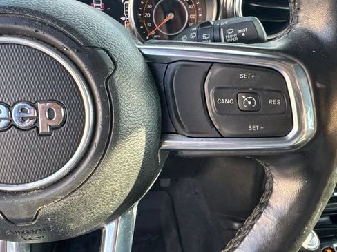 Used 2022 Jeep Wrangler Unlimited Sahara AWD/4WD image 39