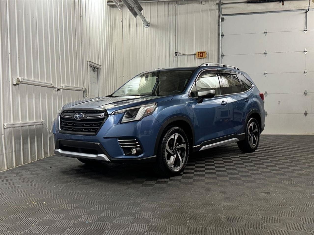 Used 2024 Subaru Forester Touring w/ Pop Package 2 AWD/4WD image 1