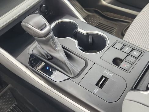 Used 2023 Toyota Highlander LE image 16