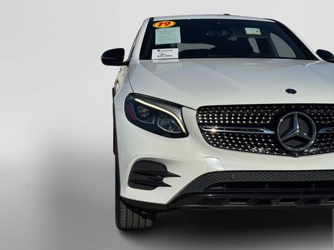 Used 2019 Mercedes-Benz GLC 300 4MATIC Coupe image 11