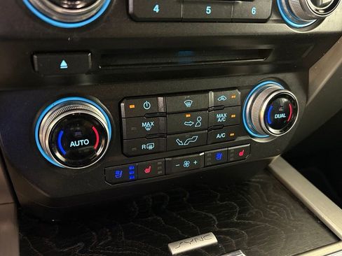 Used 2018 Ford F150 Platinum w/ Equipment Group 701A Luxury RWD image 31