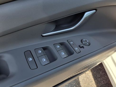 New 2025 Hyundai Elantra SEL w/ Cargo Package image 11