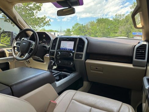 Used 2019 Ford F150 Lariat w/ Equipment Group 502A Luxury image 20