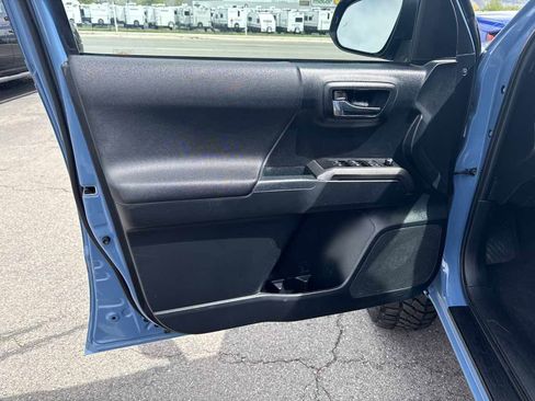 Used 2018 Toyota Tacoma TRD Pro AWD/4WD image 17