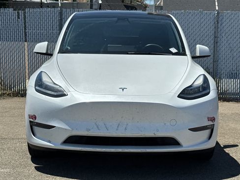 Used 2022 Tesla Model Y Long Range AWD/4WD image 7